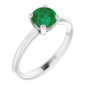 6mm notable emerald gemstone solitaire ring