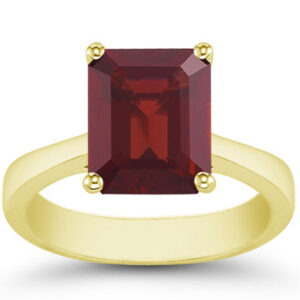 8mmx 6mm Emerald-Cut Garnet Solitaire Ring in 14K Yellow Gold